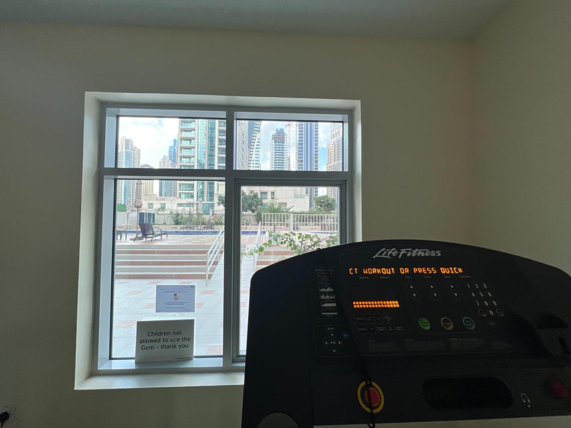 Spacious 2 Bed Apt At Marina High Floor 두바이 외부 사진
