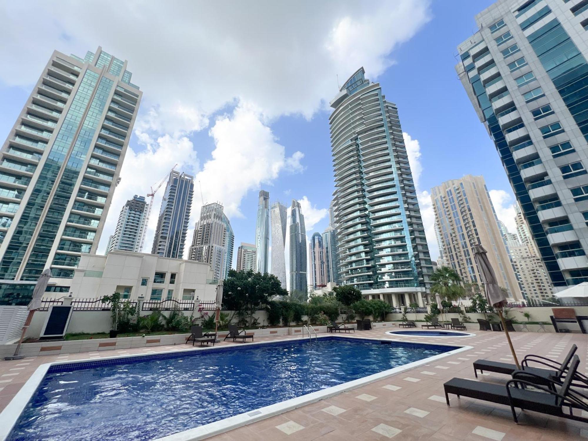 Spacious 2 Bed Apt At Marina High Floor 두바이 외부 사진