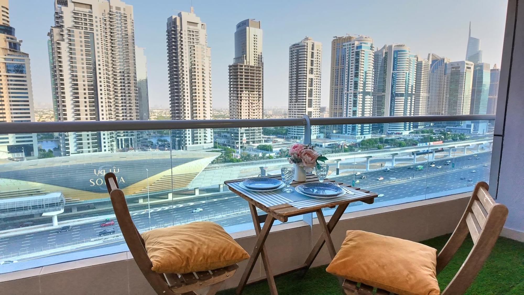 Spacious 2 Bed Apt At Marina High Floor 두바이 외부 사진